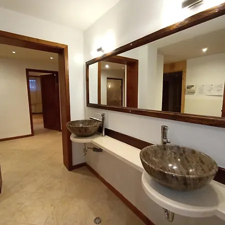 Spacious In St Ivan Rilski Апартамент Банско