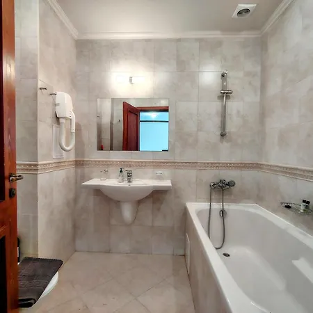 Апартамент Spacious In St Ivan Rilski Банско